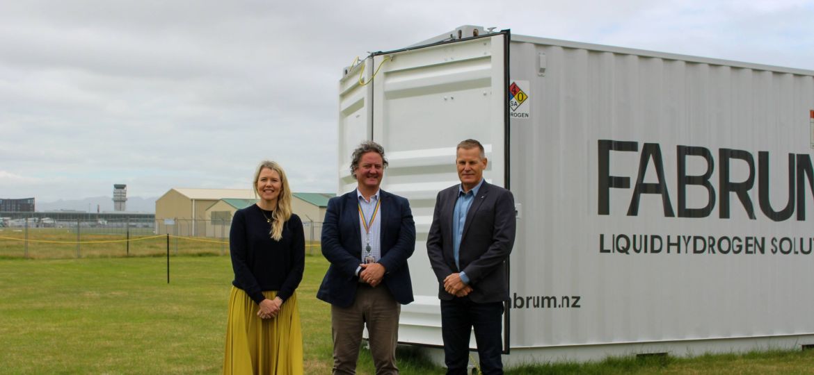 Claire Waghorn (left), Justin Watson (middle), Christopher Boyle (right) at Fabrum's Hydrogen Test Site-min