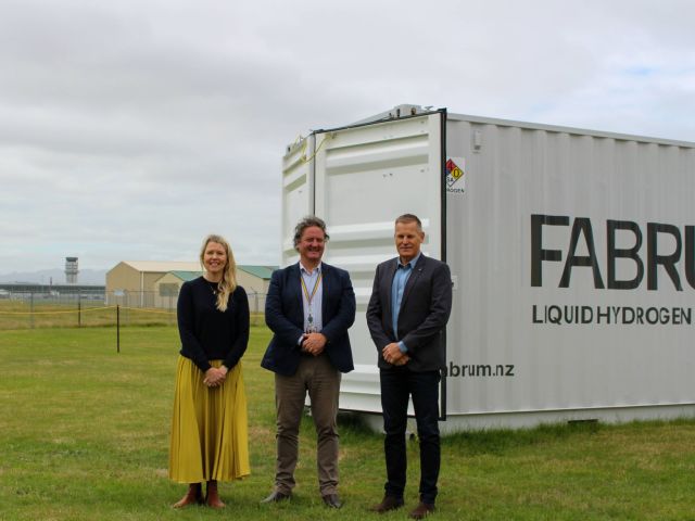 Claire Waghorn (left), Justin Watson (middle), Christopher Boyle (right) at Fabrum's Hydrogen Test Site-min