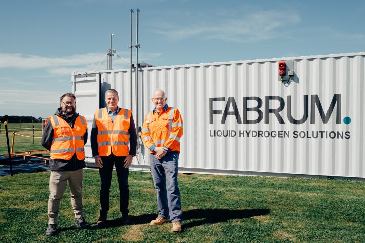 World-first liquid-hydrogen refuelling delivers major step toward  Australasia's first hydrogen-electric flight - Fabrum